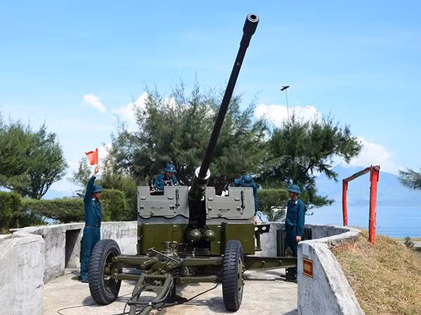 Trong những năm qua, Đại đội 10 luôn là lá cờ đầu trong Phong trào Thi đua Quyết thắng của Trung đoàn 224; nhiều năm liền giữ vững danh hiệu “Đơn vị Quyết thắng”, “Đơn vị huấn luyện giỏi”. 