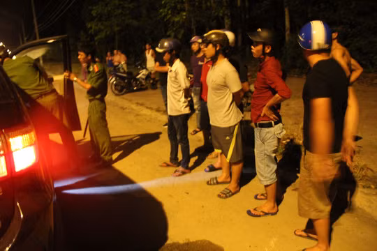 Quang Ngai: Hen nhau thanh toan bang sung, nao loan ca thanh pho