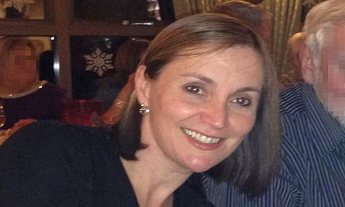 Bất kỳ người nào cũng có thể bị biến chứng nhiễm trùng máu nhưng người già và những người có hệ miễn dịch yếu dễ bị hơn. Điều trị sớm nhiễm trùng máu bằng kháng sinh và truyền tĩnh mạch cũng làm tăng cơ hội sống sót.