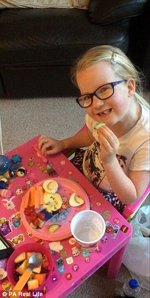 Hội chứng Prader-Willi là bất thường ở chromosome số 15 và không có phương pháp điều trị. Trẻ em bị hội chứng này có thể ăn nhiều gấp 6 lần những trẻ cùng tuổi mà vẫn thấy đói. Giải pháp chỉ là kiểm soát các triệu chứng bằng cách duy trì chế độ ăn uống khỏe mạnh và cân bằng. 