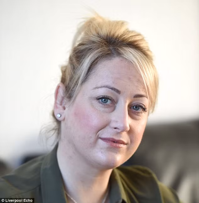 Một phụ nữ người Anh khẳng định tác dụng phụ của thụ tinh trong ống nghiệm không những khiến cô mất đi đứa con trong bụng mà còn khiến cô bị đột quỵ khi mới 33 tuổi. Cô Emma Raven đã rất vui mừng khi mang thai sau 3 năm điều trị vô sinh, nhưng chỉ 5 ngày sau khi mang thai cô bỗng bị ốm ngay tại nơi làm việc, ban đầu chỉ là đau đầu, một lúc sau thì nôn mửa, và phải nhờ người đón về. 