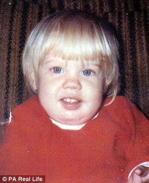 Emma cho biết dáng vẻ mập mạp của cô đã có từ khi sinh ra. Trong suốt những năm đi học, cô luôn mà mục tiêu chỉ trích và châm biếm của bạn bè. Cho đến khi ra trường, Emma đã quen và vẫn rất tự tin với hình thể của mình. Mọi chuyện vẫn êm đẹp nếu cô không tính chuyện con cái. 