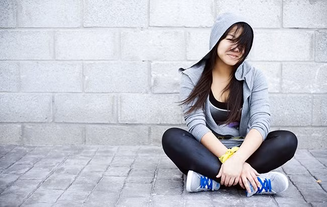 Với tất cả những điều trên, đối với việc tập luyện thì dù ít còn hơn không. Thay vì nghỉ tập một vài tuần hoặc cả tháng, có thể giảm thời lượng tập bằng cách tập những bài cường độ cao để duy trì tỉ lệ cơ, mỡ cũng như sức mạnh của cơ thể. 