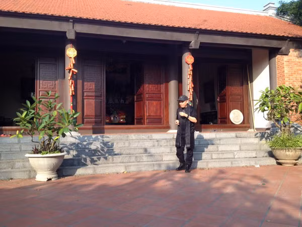 Ngôi nhà 5 gian được thiết kế theo lối đối xứng. Đây cũng là nhà thờ chung của dòng họ Bùi Xuân.