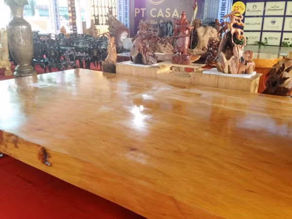 Dai gia Viet choi sang mua phan go tien ty