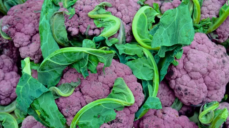 Anthocyanin là một sắc tố tự nhiên có trong các loại rau quả như nho, việt quất, khoai lang tím và là chính nhờ chất này mà các loại rau củ quả có màu tím. Nhưng không phải thực phẩm màu tím nào cũng là siêu thực phẩm. 