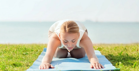  Lợi ích của yoga là toàn bộ các cơ được huy động và trở nên khỏe hơn rất nhiều. Phương pháp thở trong yoga còn giúp lấy nhiều oxy hơn vào bên trong để tạo cơ. Các động tác yoga tạo điều kiện cho cơ bắp phát triển linh hoạt nhưng vẫn khiến toàn cơ thể vững chắc hơn. 