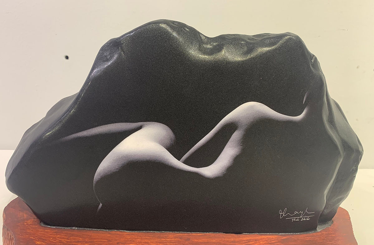 Trong hàng trăm tấm ảnh nude từng chụp, NAG Thái Phiên rất đau đầu để chọn ra 30 tác phẩm, với đầy đủ góc chụp cận cảnh, trung cảnh và toàn cảnh...