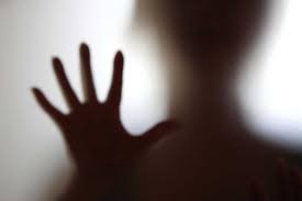 Ví dụ như một người qua đời vì căn bệnh khó thở được cho là do hồn ma người chết đuối chạm tay vào cơ thể nạn nhân.