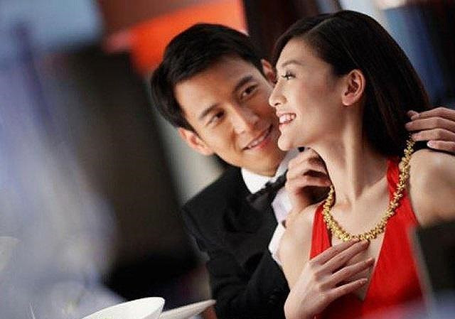 Chieu lua sieu hang cua dai gia bien gai xinh thanh 