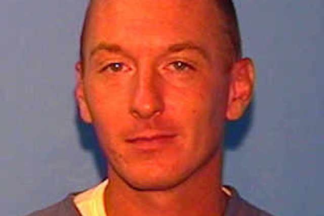 Không những vậy, Ferrell còn thành lập gia tộc ma cà rồng hết sức rùng rợn với số thành viên tăng lên đến 30 người. Tất cả thành viên gia nhập gia tộc ma cà rồng đều uống máu của Ferrell như một nghi thức kết nạp.