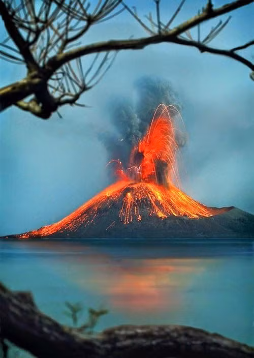 Tin tức về vụ phun trào núi lửa Krakatoa nhanh chóng được đăng lại trên các trang báo khác. Khi phóng viên Simson biết chuyện thì mọi việc đã đi quá xa khi sự việc gây hoang mang dư luận.