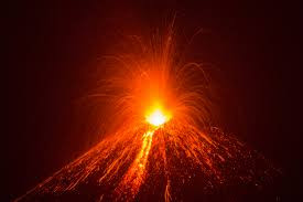 Sau khi tỉnh dậy từ giấc mơ, phóng viên Simson nhanh chóng viết lại những điều mà bản thân nhìn thấy ra một tờ giấy và để nó lại trên bàn trước khi về nhà.