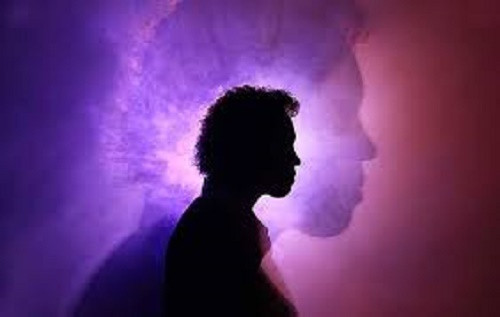 Theo đó, Hoffman được cứu sống nhờ linh cảm chuẩn xác của người mẹ. Nhờ "giác quan thứ 6" của mẹ, Hoffman sống tới năm 80 tuổi.