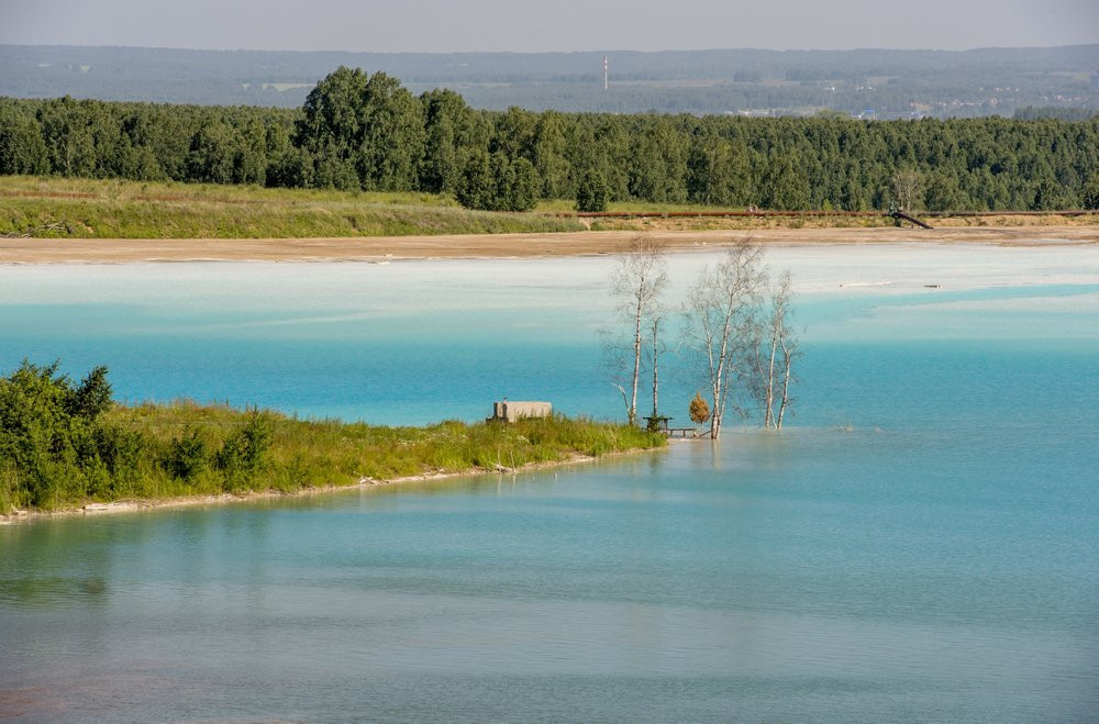 Không chỉ đưa ra cảnh báo, công ty trên còn thuê an ninh canh gác 24/7 để đề phòng xảy ra những sự cố đáng tiếc.