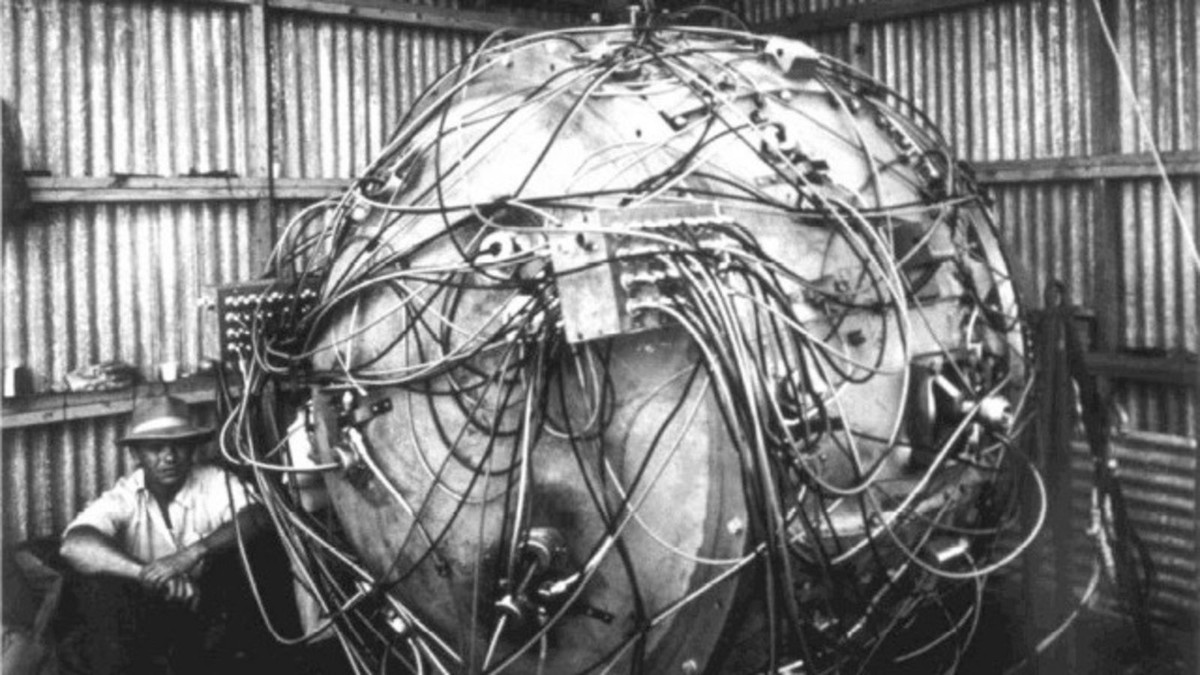 Những người sống và làm việc tại 3 thành phố bí mật của Mỹ bị cấm nói những từ như "nguyên tử" hoặc "urani" nhằm tránh bị kẻ thù phát hiện.