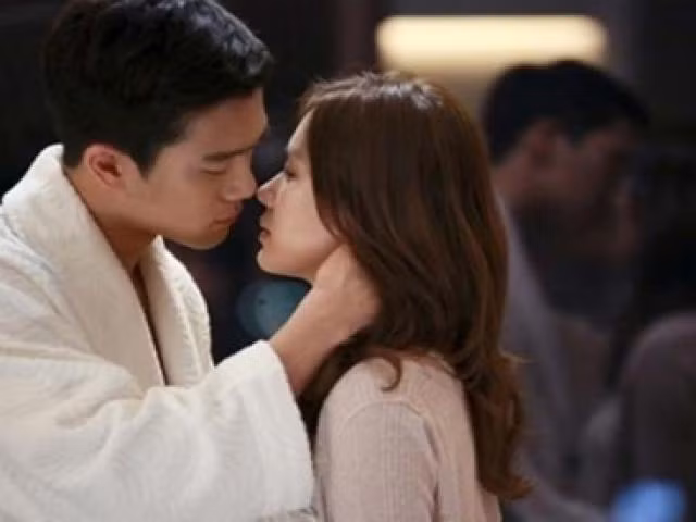 Bi mat khung khiep cua osin tre dep, ngot ngao, dam dang