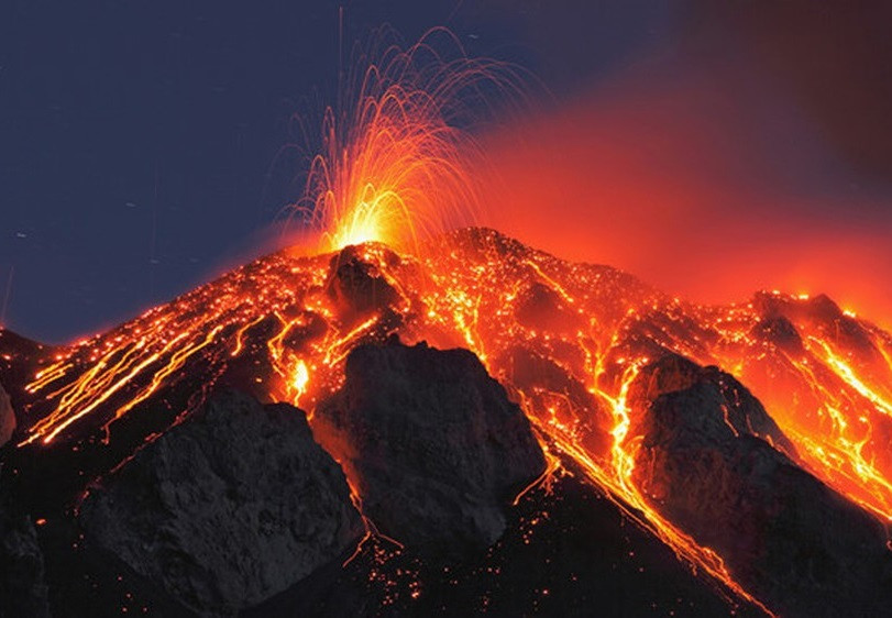 Ngày nay, một số núi lửa mạnh trên thế giới vẫn hoạt động nhưng không biết bao giờ chúng sẽ "thức giấc" đe dọa sự tồn vong của loài người.