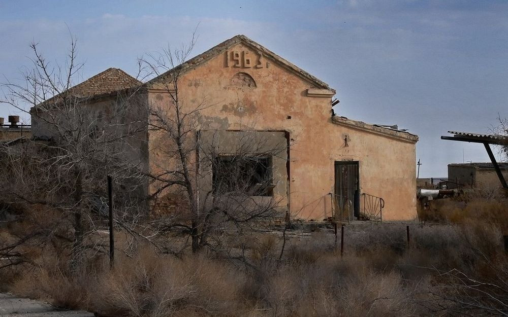 Kể từ đây, những bí mật về hòn đảo Vozrozhdeniya bị rò rỉ gây xôn xao dư luận. Đến những năm 1990, hòn đảo bị Liên Xô bỏ hoang và không có người sinh sống do nơi đây bị ô nhiễm nặng bởi các vụ thả nghiệm mầm bệnh sinh học. Video: Bảo tàng đồ cũ thời Liên Xô (nguồn: VTC14)