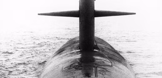 Theo Hải quân Mỹ, tàu ngầm gặp sự cố xuất phát từ việc động cơ điện cung cấp năng lượng cho máy bơm làm mát chính gặp trục trặc khiến lò phản ứng hạt nhân ngưng hoạt động.