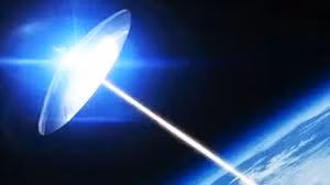 Chiếc gương có kích thước siêu khủng trên được dùng để phản chiếu ánh sáng mặt trời nhằm thiêu đốt các mục tiêu của đối phương như các nhà máy, căn cứ quân sự, làng mạc...