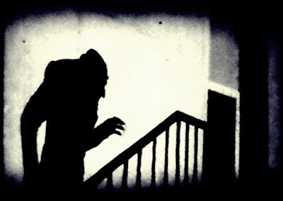 Thậm chí, Nachzehrer thỉnh thoảng còn ăn chính cơ thể mình để thỏa mãn cơn đói khủng khiếp.