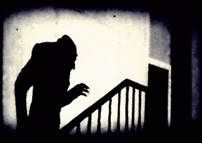 Thậm chí, Nachzehrer thỉnh thoảng còn ăn chính cơ thể mình để thỏa mãn cơn đói khủng khiếp.