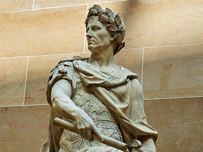 Trong suốt sự nghiệp nhà binh, danh tướng Julius Caesar trải qua hàng trăm trận chiến lớn nhỏ cam go ác liệt. Từ những cuộc chiến đó, danh tiếng của Julius Caesar được gây dựng khiến người đời ngưỡng mộ.