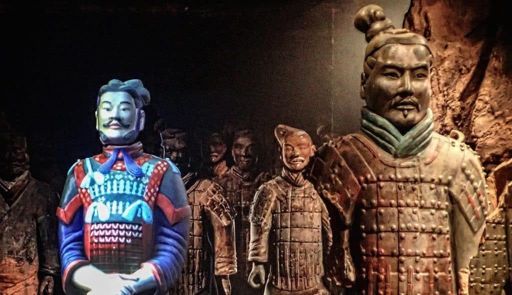 Vào năm 1974, lăng mộ Tần Thủy Hoàng được các nhà khảo cổ Trung Quốc tìm thấy tại thành phố Tây An, tỉnh Thiểm Tây. Kể từ đó cho đến nay, giới chuyên gia, khảo cổ đã tiến hành khám phá lăng mộ và có những phát hiện đáng chú ý.