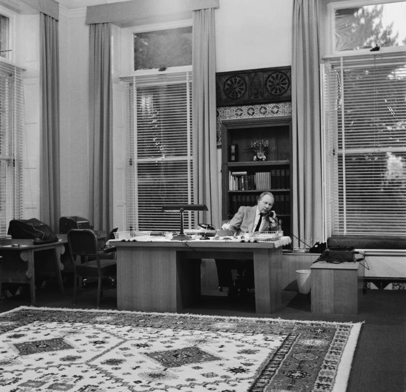 Trước khi thành lập giáo phái trên, Hubbard phát triển một phương pháp điều trị tâm lý với tên gọi Dianetics (Thuyết xuyên hồn).