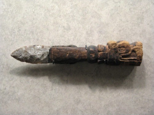 Với trọng lượng khá nhẹ, Tecpatl thường được binh sĩ Aztec mang theo bên người khi đánh giáp lá cà với quân địch.