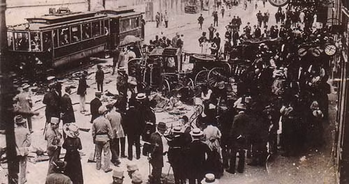 Tổ chức khủng bố Bàn Tay Đen thành lập năm 1911 theo đường lối giải phóng Bosnia và Herzegovina - khu vực tranh chấp giữa Serbia và đế quốc Áo - Hung.