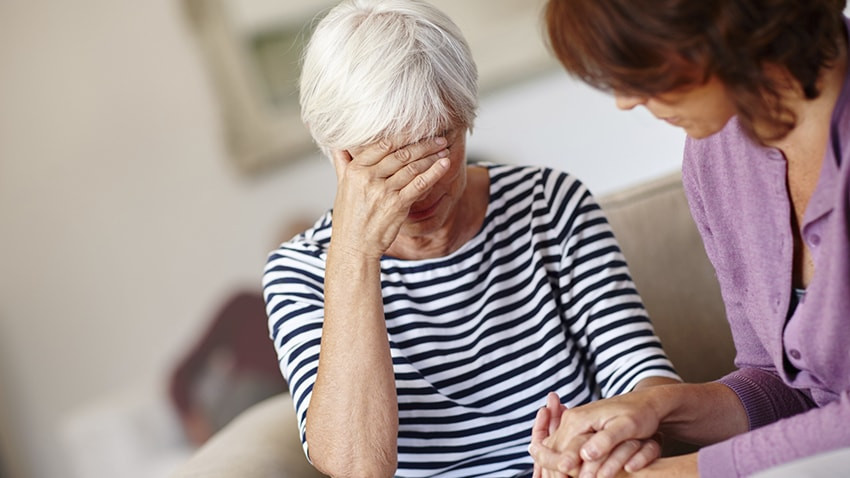 Theo lời kể của người phụ nữ tên M, "bản sao" của chồng và con trông rất giống người thật. Người này liên tục nói rằng bản thân gặp "ma" và tìm mọi cách đi tìm người thân thực sự.