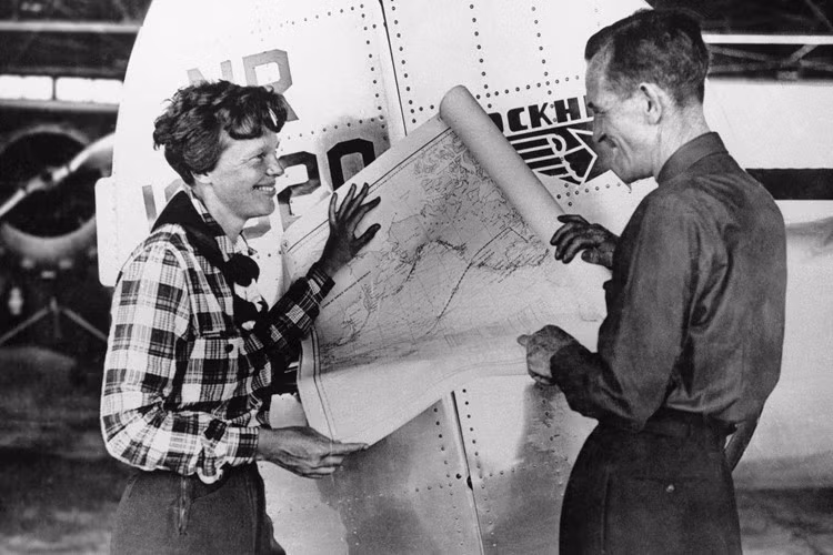 Trước vụ mất tích bí ẩn của Amelia Earhart cùng bạn đồng hành, giới chức Mỹ đã tổ chức chiến dịch tìm kiếm quy mô lớn nhưng không có kết quả.