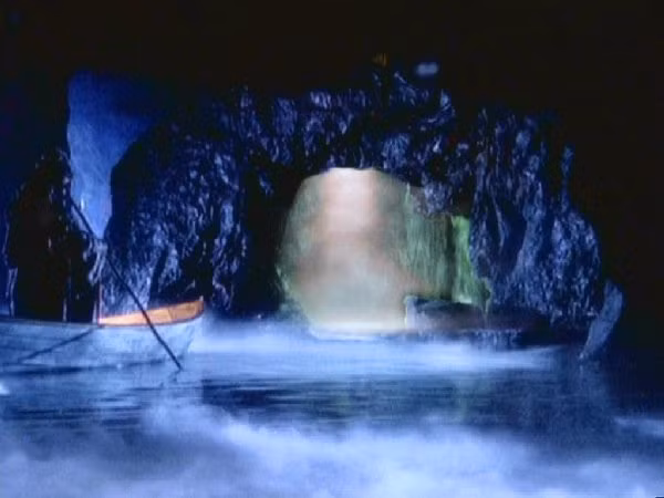 Truyền thuyết kể rằng, mẹ của Achilles đã nhúng con trai xuống dòng sông Styx. Theo đó, Achilles có cơ thể cứng như đồng và thép, không gì có thể đâm thủng được. Tuy nhiên, Achilles có điểm yếu chí mạng là gót chân. Nguyên do là vì đây là phần duy nhất trên cơ thể của Achilles không được nhúng vào nước sông Styx.