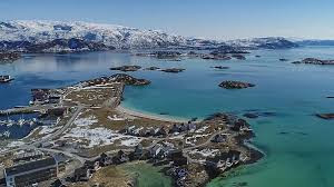 Thế nhưng, kể từ tháng 5 đến tháng 7 hàng năm, Mặt trời lại không bao giờ lặn trên đảo Sommaroy.