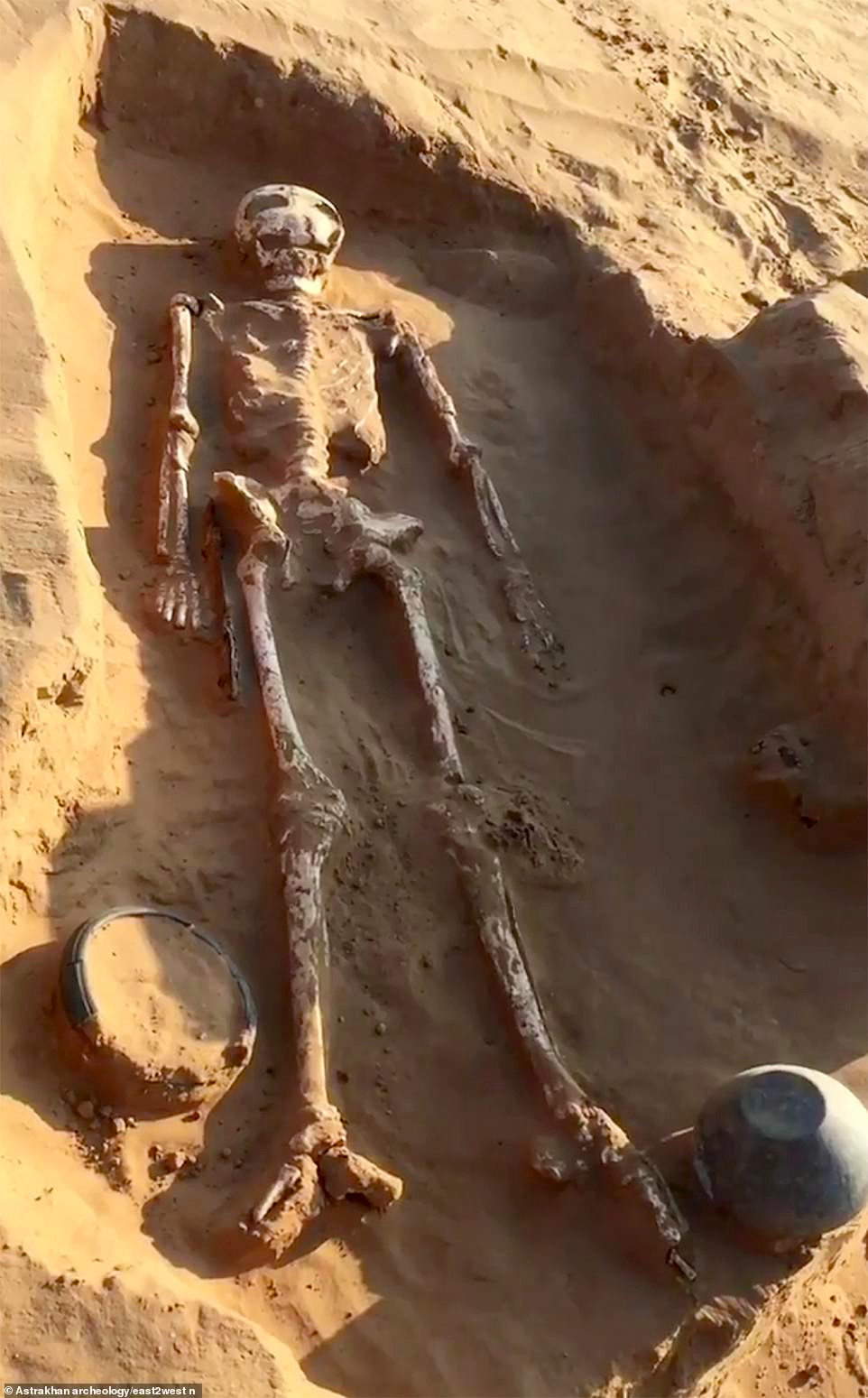 Theo nhà khảo cổ học Damir Solovyev, lỗ hổng lớn chỉ ra rằng ca phẫu thuật não của người chiến binh diễn ra không thành công.