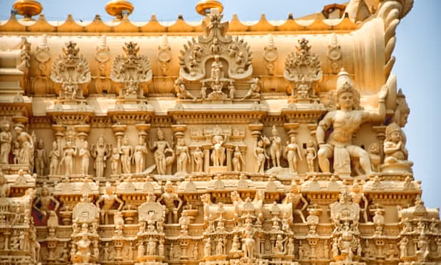 Được xây dựng vào thế kỷ 6, đền Padmanabhaswamy được tu sửa vào thế kỷ 16.