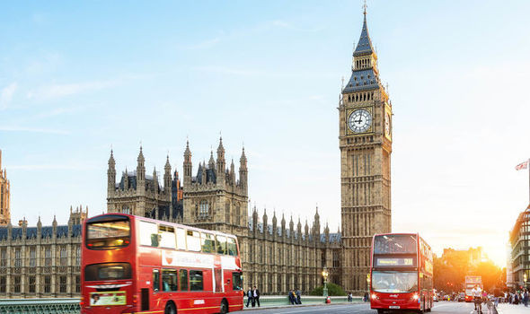 Năm 2012, tháp đồng hồ Big Ben được đặt tên mới là tháp Elizabeth để tôn vinh Nữ hoàng Anh Elizabeth II.