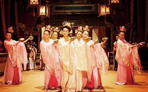 Người vợ lẽ không khác gì tài sản của người đàn ông mà họ có thể tùy ý sắp đặt.