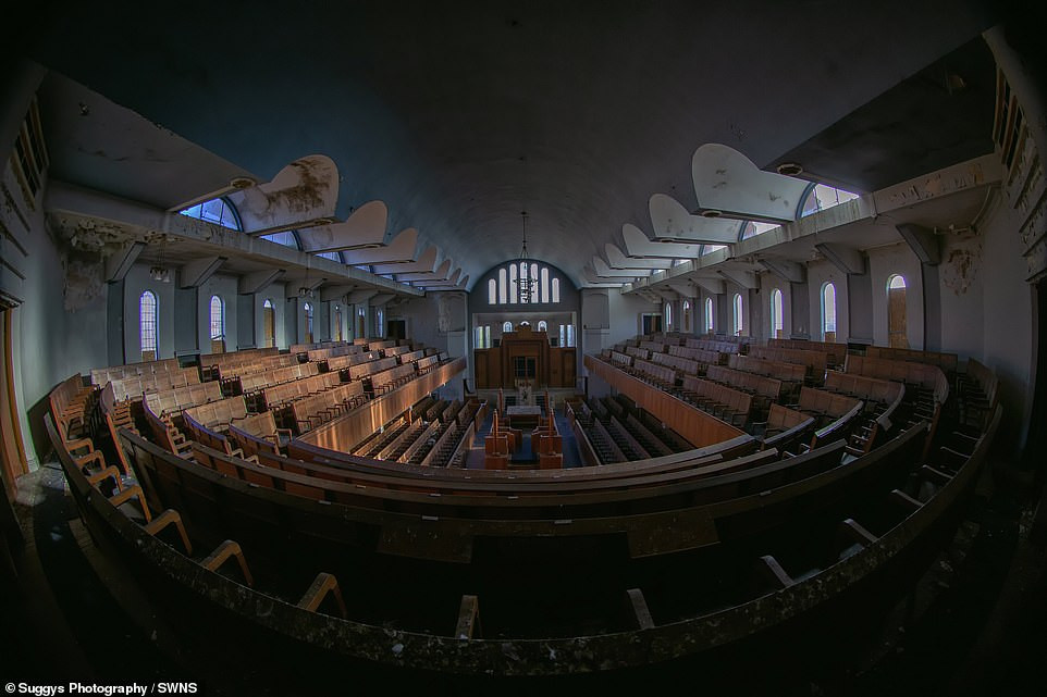 Đây là hình ảnh hiện tại của giáo đường Greenbank ở Liverpool được xây dựng vào năm 1936. Đây từng là nơi ẩn náu của các gia đình Anh trong thời gian nước này bị phát xít Đức không kích hồi Thế chiến 2.