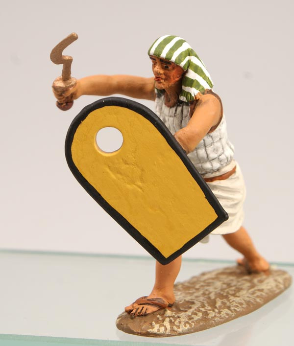 Các nhà khoa học đã tìm thấy những dấu tích về thanh kiếm Khopesh trên khắp thung lũng sông Nile, phía đông châu Phi, Trung Đông và tiểu lục địa Ấn Độ.