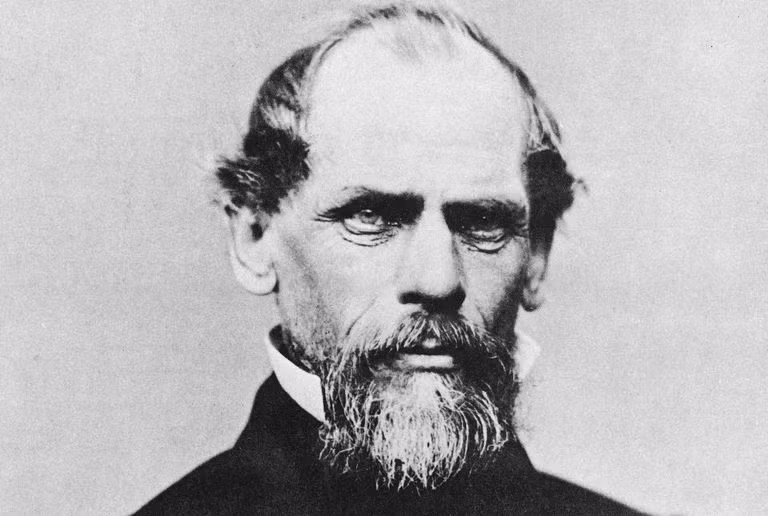 Cụ thể, trong một lần đi đo đạc cho việc xây dựng cây cầu, Roebling bị một chiếc phà nghiền nát chân. Sự cố này khiến ông Roebling buộc ông phải cắt bỏ ngón chân.