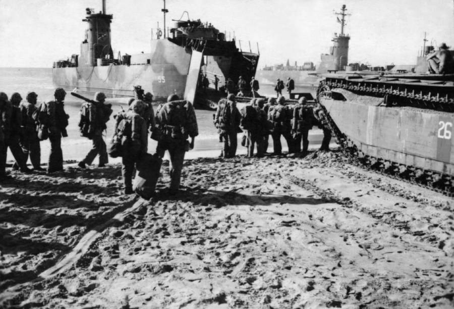 Kể từ đó, lực lượng Mỹ lần lượt đánh lui quân Nhật và kiểm soát từng phần của hòn đảo.