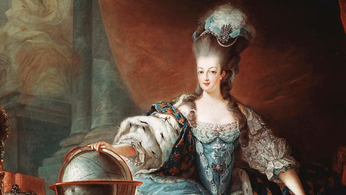 Marie Antoinette là hoàng hậu cuối cùng của nước Pháp khi là vợ của Vua Louis XVI. Bà được đánh giá là bà hoàng sống hoang phí và phóng đãng.