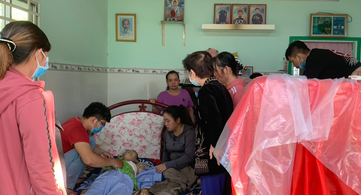 Chau noi vua Thanh Thai qua doi trong ngheo kho o TP.HCM-Hinh-3