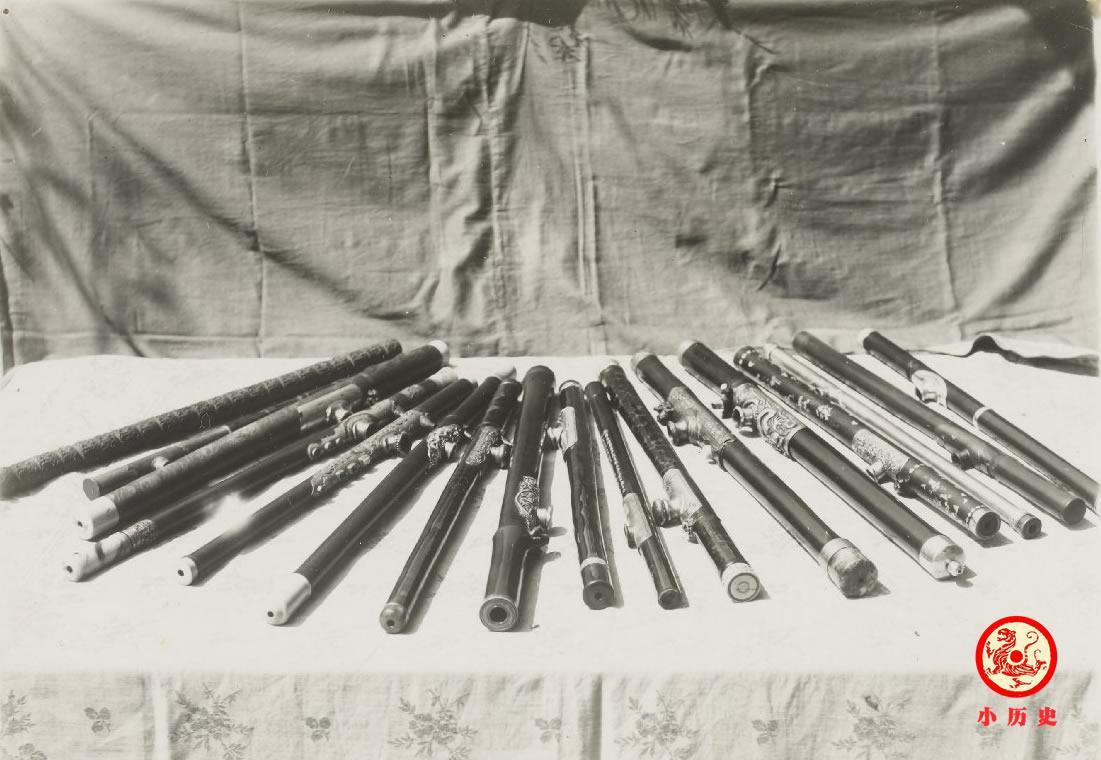 Những tẩu hút thuốc phiện thời đó.