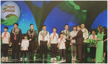 Vinamik cung Cap la yeu thuong “trao co hoi di hoc, cho co hoi doi doi“