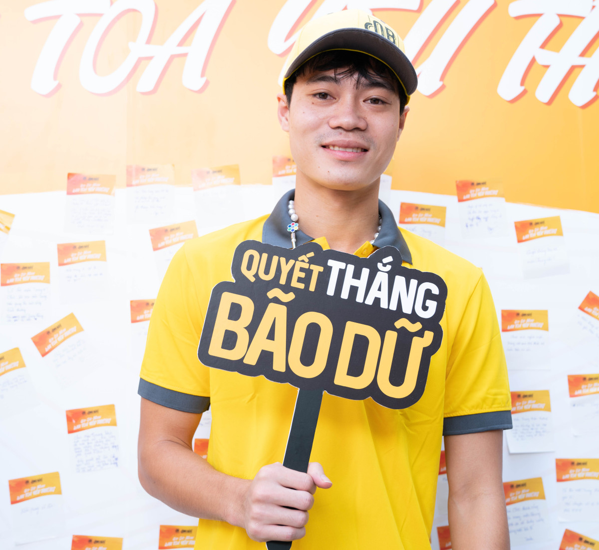 Bau Duc chuyen nhuong mien phi ca phe Ong Bau sang nhat cho 