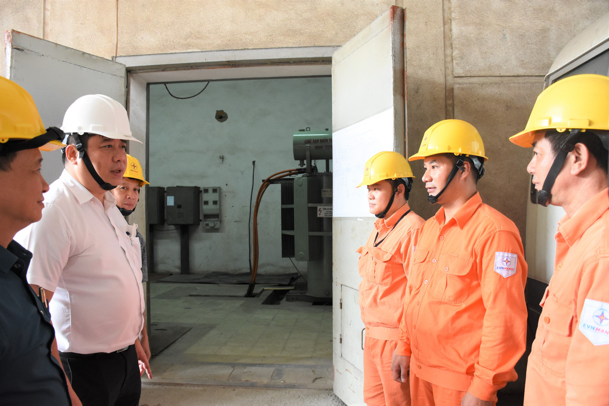 Kiem tra cong tac dam bao dien phuc vu Dai hoi Dang bo Ha Noi-Hinh-3